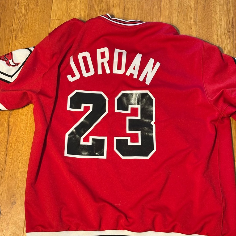 Mitchell & Ness Chicago Bulls 1987-88 Shooting Shirt